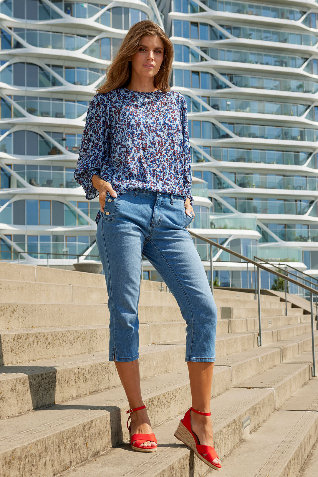 Sanne 387 - Light Blue Capri Pants: Stylish and Comfortable for Everyday Wear! Timeless Design with an Elegant Finish | ZE-ZE